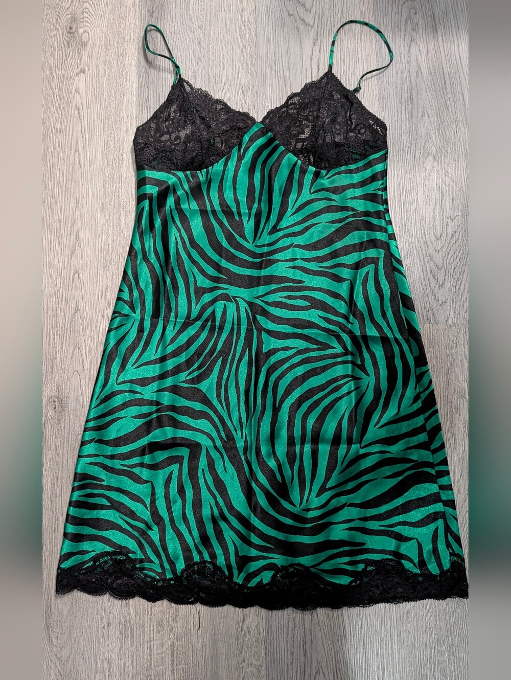 Vintage Victoria’s Secret Green Tiger Stripe Lace Slip Dress Y2K M